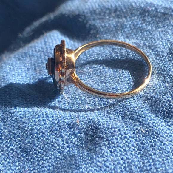 Vintage 10k Black and Gold Ring - Picture 5 of 9